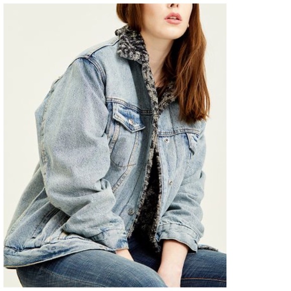 SOLD ❤️ FREE PEOPLE Jean Jacket Sherpa Trucker S - Picture 5 of 7